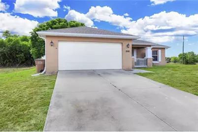 2010 NE 13th Pl, Cape Coral, FL 33909 - Photo 3