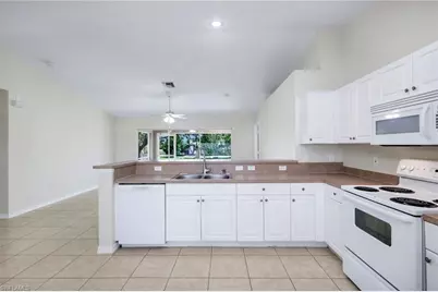 2010 NE 13th Pl, Cape Coral, FL 33909 - Photo 5