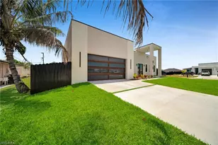 818 NE 10th St, Cape Coral, FL 33909 - Photo 3