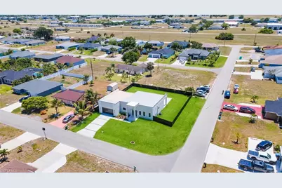 818 NE 10th St, Cape Coral, FL 33909 - Photo 43