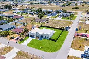 818 NE 10th St, Cape Coral, FL 33909 - Photo 43