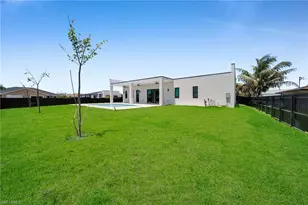 818 NE 10th St, Cape Coral, FL 33909 - Photo 37