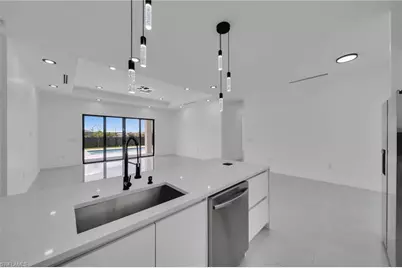 818 NE 10th St, Cape Coral, FL 33909 - Photo 13