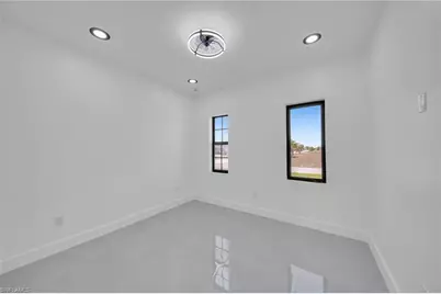 818 NE 10th St, Cape Coral, FL 33909 - Photo 21
