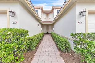 3000 Meandering Way, Fort Myers, FL 33905 - Photo 3
