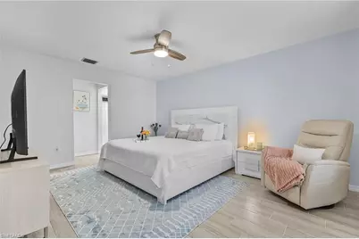 527 SW 57th St, Cape Coral, FL 33914 - Photo 11