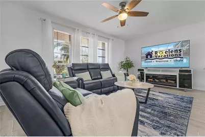 527 SW 57th St, Cape Coral, FL 33914 - Photo 7