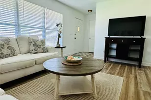5229 Pocatella Ct, Cape Coral, FL 33904 - Photo 5