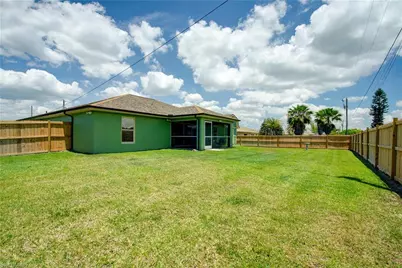 26 NE 8th Ter, Cape Coral, FL 33909 - Photo 27