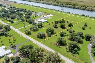 1589 Frontier Cir, Labelle, FL 33935 - Photo 1