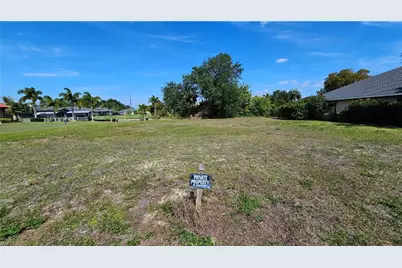 421 SE 10th Ave, Cape Coral, FL 33990 - Photo 3