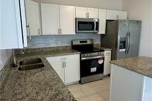 1105 NE 6th Pl, Cape Coral, FL 33909 - Photo 3