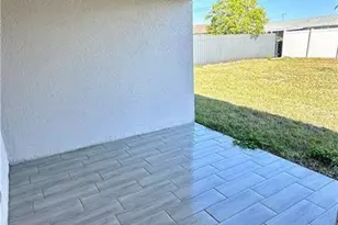 1105 NE 6th Pl, Cape Coral, FL 33909 - Photo 27
