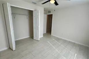 1105 NE 6th Pl, Cape Coral, FL 33909 - Photo 13