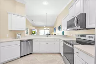 10391 McArthur Palm Ln, Fort Myers, FL 33966 - Photo 11