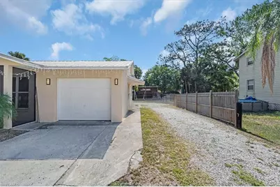 575 Sabal Palm Ct, Labelle, FL 33935 - Photo 31