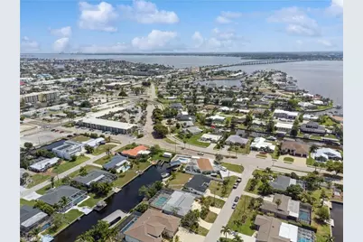 1453 Venetian Ct, Cape Coral, FL 33904 - Photo 3