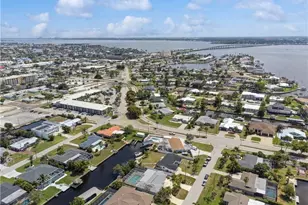 1453 Venetian Ct, Cape Coral, FL 33904 - Photo 3