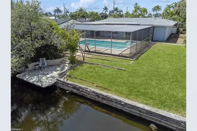1453 Venetian Ct, Cape Coral, FL 33904 - Photo 5
