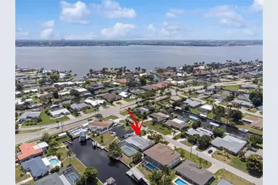 1453 Venetian Ct, Cape Coral, FL 33904 - Photo 7