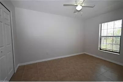613 SE 14th St, Cape Coral, FL 33990 - Photo 9
