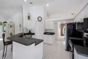 2725 SW 46th Terrace, Cape Coral, FL 33914 - Photo 13