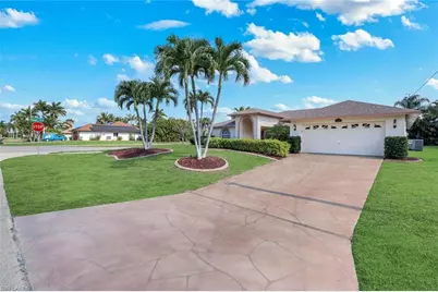 2725 SW 46th Ter, Cape Coral, FL 33914 - Photo 3