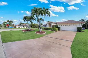 2725 SW 46th Terrace, Cape Coral, FL 33914 - Photo 3