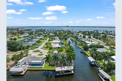 1412 Windsor Ct, Cape Coral, FL 33904 - Photo 37