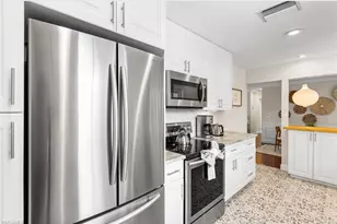 3950 Mohawk Pl, Naples, FL 34112 - Photo 11