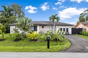 3950 Mohawk Pl, Naples, FL 34112 - Photo 25