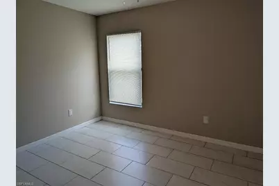 2805 SW 8th Pl, Cape Coral, FL 33914 - Photo 9