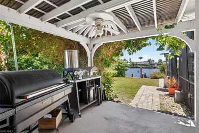 3810 SE 1st Pl, Cape Coral, FL 33904 - Photo 23