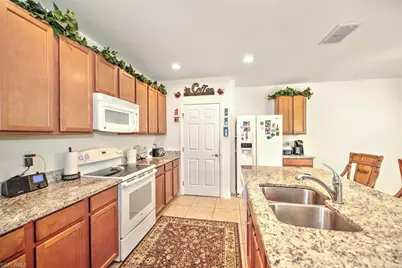 3200 Birch Tree Ln, Alva, FL 33920 - Photo 15
