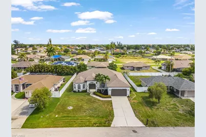 423 SE 17th Ter, Cape Coral, FL 33990 - Photo 25