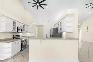423 SE 17th Terrace, Cape Coral, FL 33990 - Photo 15