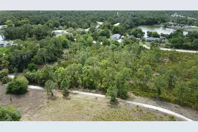 27270 Del Rio Dr, Punta Gorda, FL 33955 - Photo 5