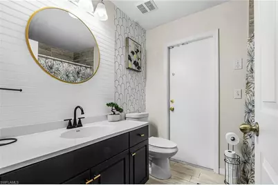2216 NE 7th Pl, Cape Coral, FL 33909 - Photo 17