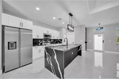 885 Barcia St E, Lehigh Acres, FL 33974 - Photo 7