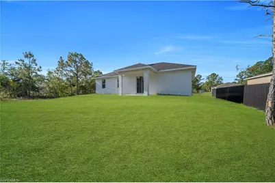 885 Barcia St E, Lehigh Acres, FL 33974 - Photo 27