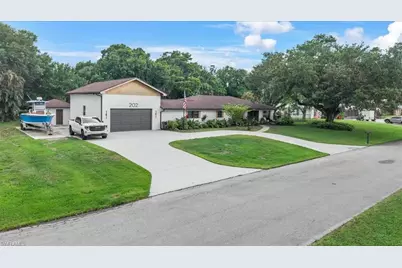 202 Ridgewood Ave, Clewiston, FL 33440 - Photo 1