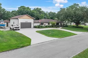 202 Ridgewood Ave, Clewiston, FL 33440 - Photo 1