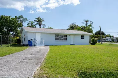 4631 New Haven Dr, Fort Myers, FL 33908 - Photo 3
