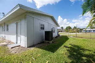 4631 New Haven Dr, Fort Myers, FL 33908 - Photo 5