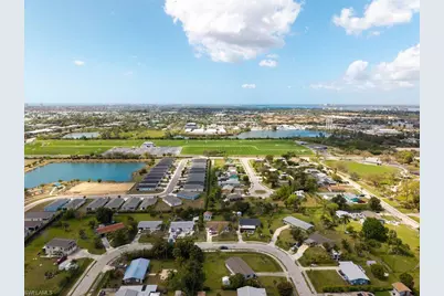 4631 New Haven Dr, Fort Myers, FL 33908 - Photo 9