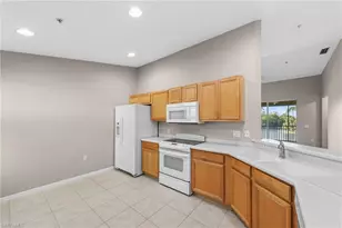 10344 Whispering Palms Dr, Fort Myers, FL 33913 - Photo 9