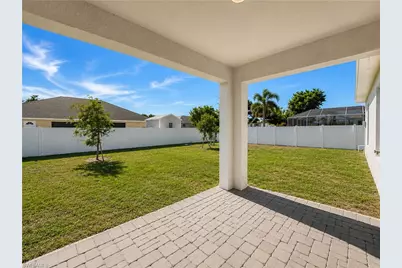2728 NE 5th Pl, Cape Coral, FL 33909 - Photo 19