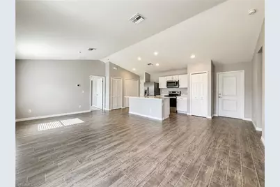 2728 NE 5th Pl, Cape Coral, FL 33909 - Photo 3