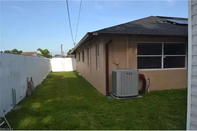 622 SE 10th Ave, Cape Coral, FL 33990 - Photo 33