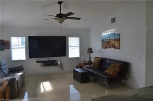 622 SE 10th Ave, Cape Coral, FL 33990 - Photo 13